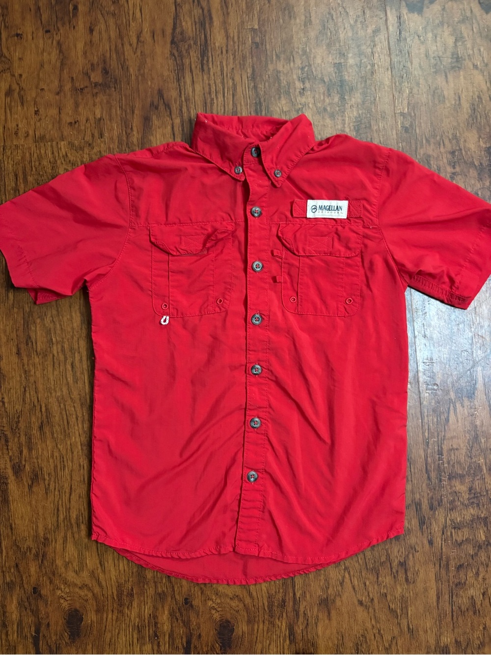Magellan Outdoors Red Short-Sleeve Button-Down Shirt